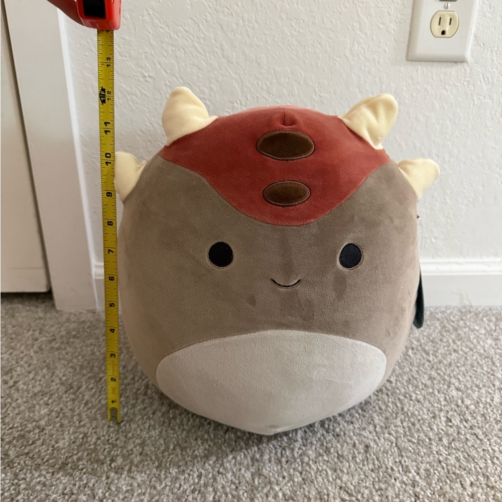 NWT - Ainhoca the Ankylosaurus Squishmallow - 12 inches